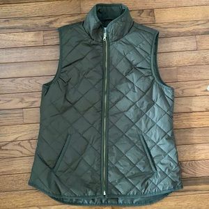 Old Navy Pleated Puffer Vest